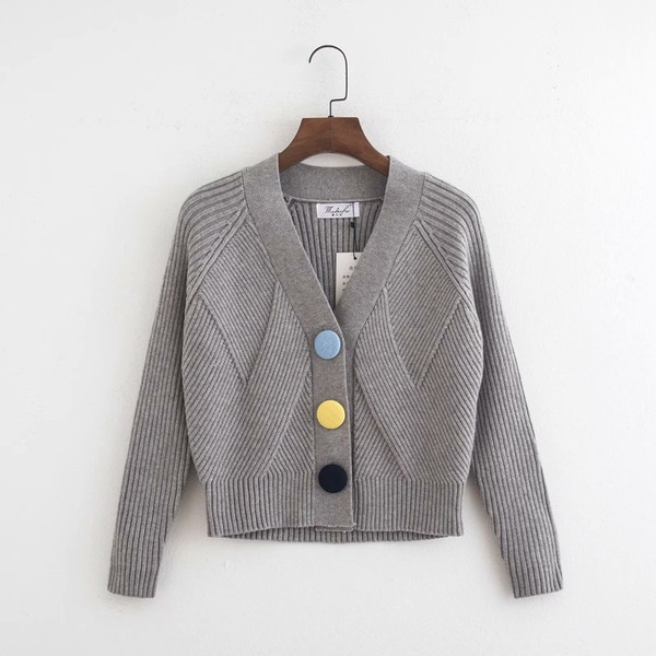 Vesta de dama cu maneca lunga in gri si nasturi colorati