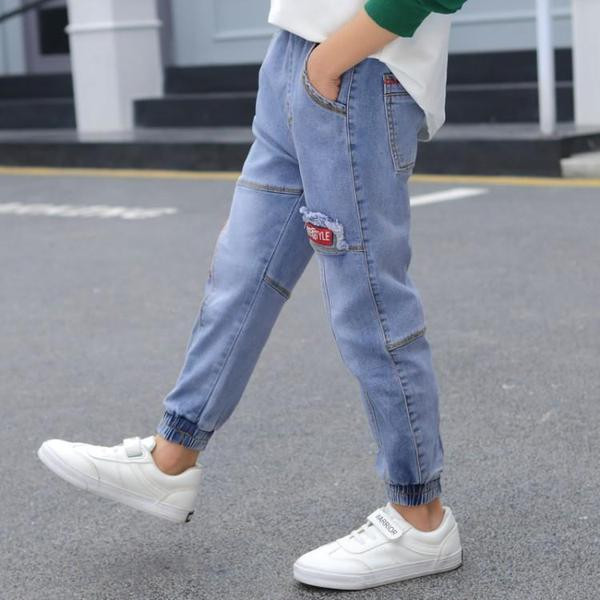 Blugi de copii actuali in doua culori pentru baieti