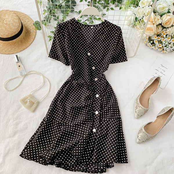 Rochie de damă cu buline cu decolteu în V în roșu și negru