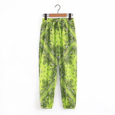 Ежедневен дамски панталон с ластик на талията и глезените в зелен цвят с десен