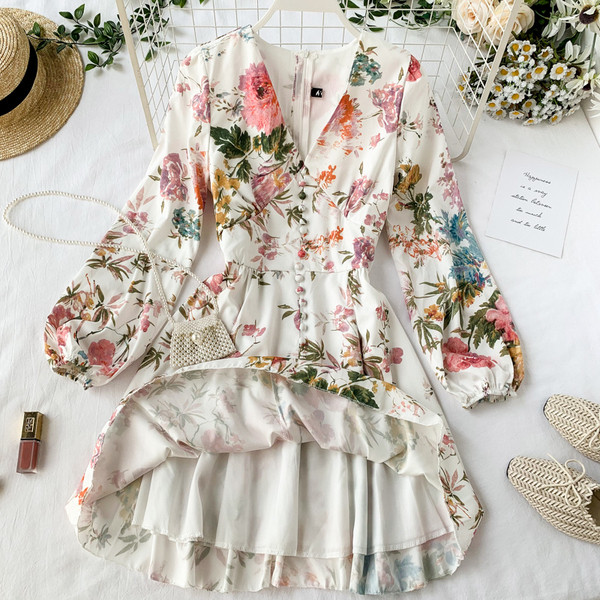 Rochie moderna de dama cu decolteu in V si model floral