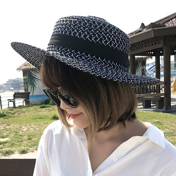 Pălărie modernă de plajă pentru femei în alb-negru