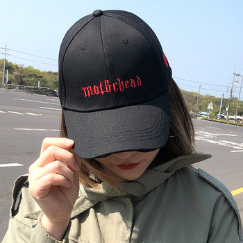 Дамска шапка с козирка и бродерия в черен и розов цвят