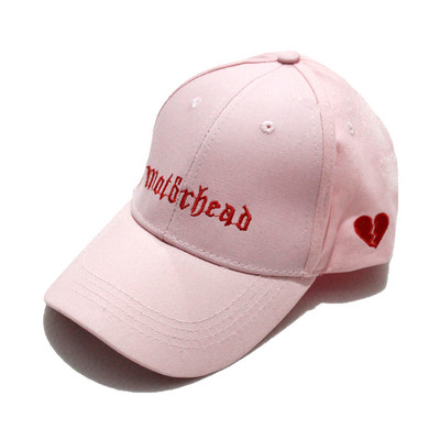 Дамска шапка с козирка и бродерия в черен и розов цвят