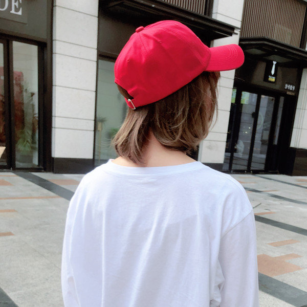 Pălărie casual de damă cu vizor în roșu