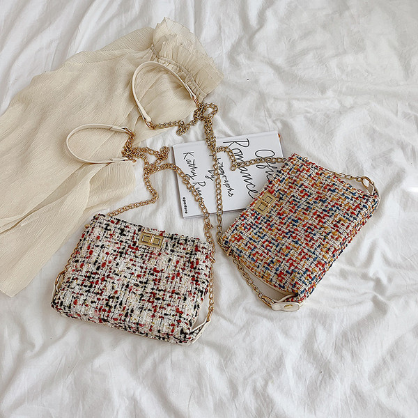 Geanta de dama colorata casual cu maner metalic in trei culori