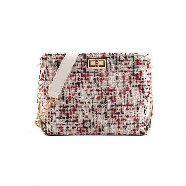 Geanta de dama colorata casual cu maner metalic in trei culori