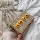 Geanta de dama actuala cu flori in mai multe culori