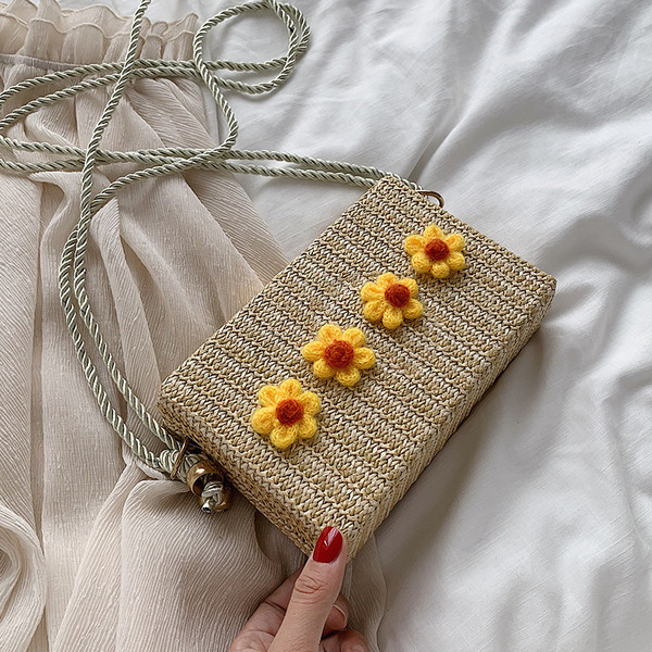 Geanta de dama actuala cu flori in mai multe culori