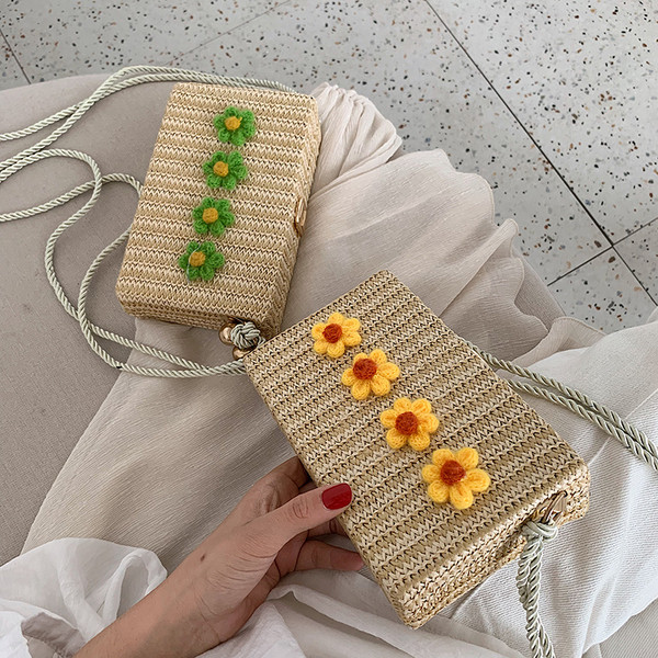 Geanta de dama actuala cu flori in mai multe culori