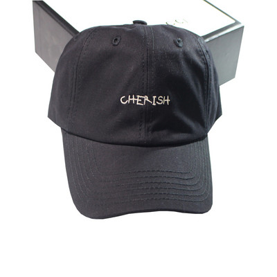 Дамска спортно-ежедневна шапка с козирка в четири цвята 