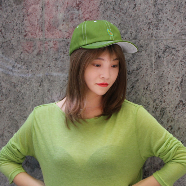 Palarie de vara de dama cu vizor cu diferite broderii