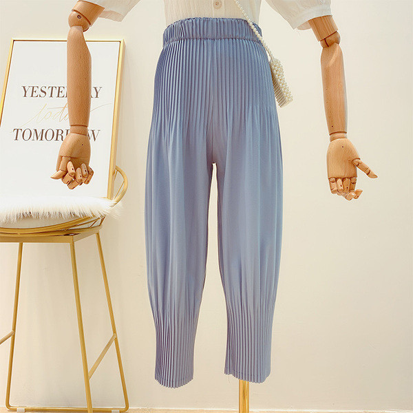 Pantaloni moderni plisați de damă în patru culori