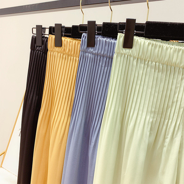 Pantaloni moderni plisați de damă în patru culori