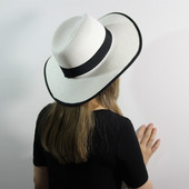 Pălărie de plajă pentru femei în alb-negru