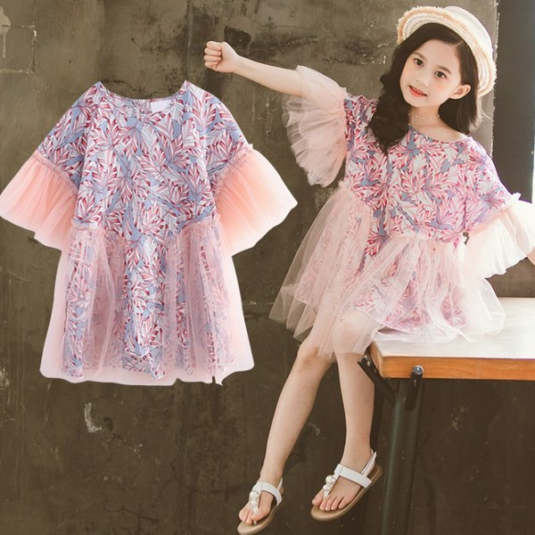 Rochie modernă pentru copii cu mâneci scurte și tul roz