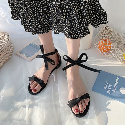 Γυναικεία σανδάλια με κορδέλα σε δύο χρώματα