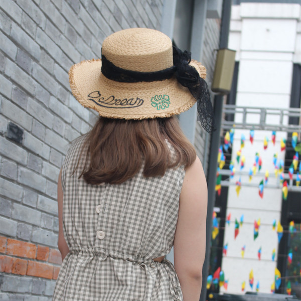 Palarie de plaja de dama eleganta cu dantela si broderie