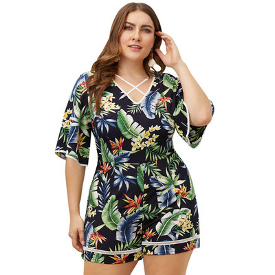 Κομψή  γυναικεία ολόσωμη φόρμα  με κοντό μανίκι και πολύχρωμο μοτίβο