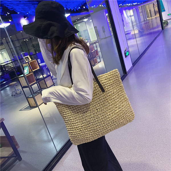 Geanta de umar dama de vara in bej si maro