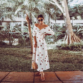 Modern női pöttyös ruha fehér színben