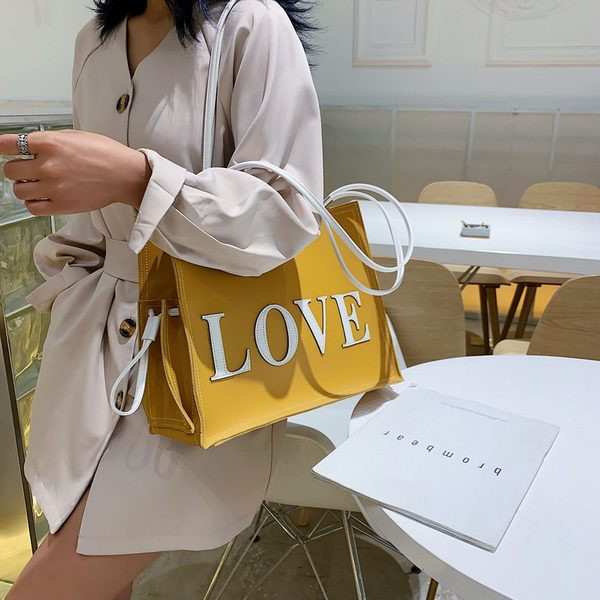 Geanta casual dama din piele ecologica cu inscriptie in mai multe culori