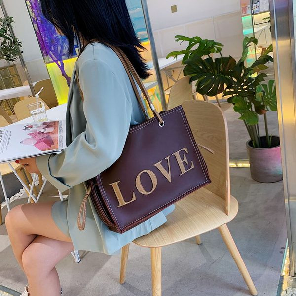 Geanta casual dama din piele ecologica cu inscriptie in mai multe culori