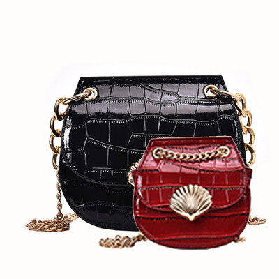 Set doua genti cu elemente metalice in mai multe culori