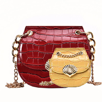 Set doua genti cu elemente metalice in mai multe culori