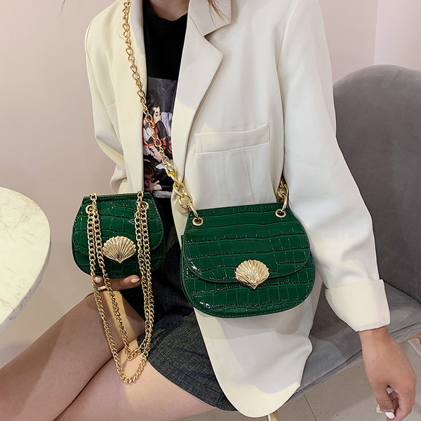 Set doua genti cu elemente metalice in mai multe culori