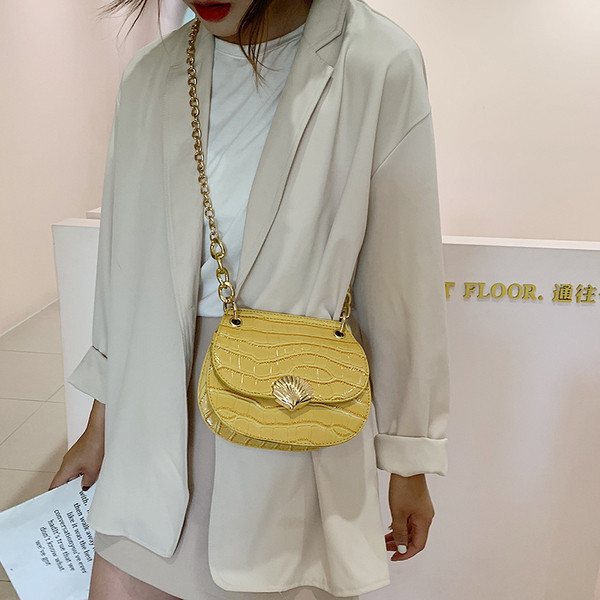 Set doua genti cu elemente metalice in mai multe culori