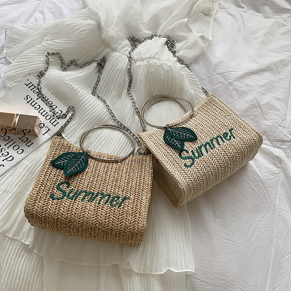 Geanta dama de vara cu manere metalice si inscription in doua culori