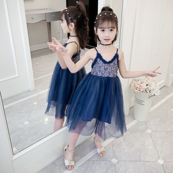 Stílusos gyerekruha gyöngyökkel és tüllel, két színben