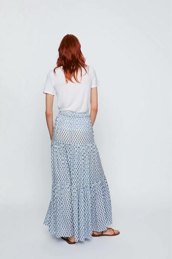 Lezser hosszú, széles szoknya kék színű gumírozott derékkal