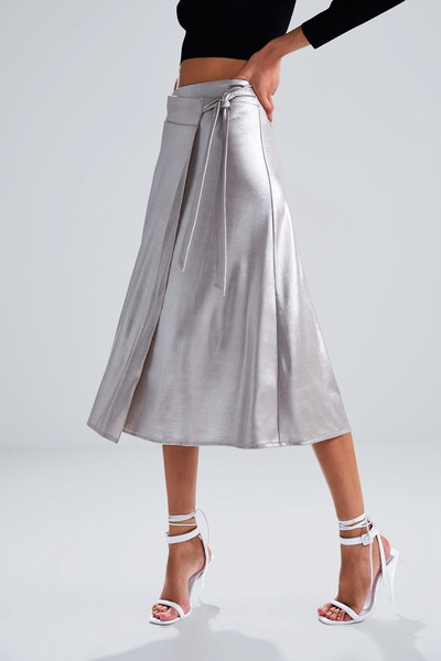 Fusta eleganta cu cravata in talie de culoare argintie