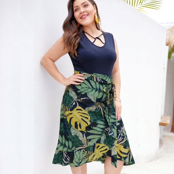 Ежедневна дамска пола асиметричен модел и цветен принт