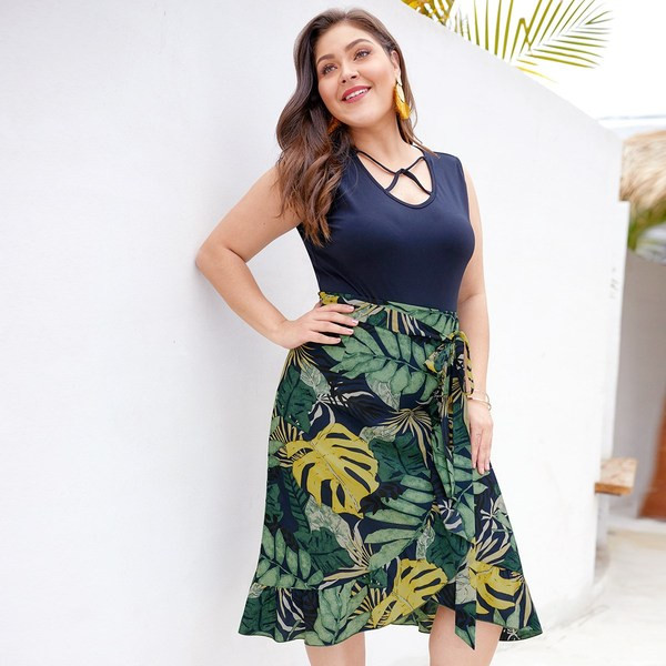 Ежедневна дамска пола асиметричен модел и цветен принт