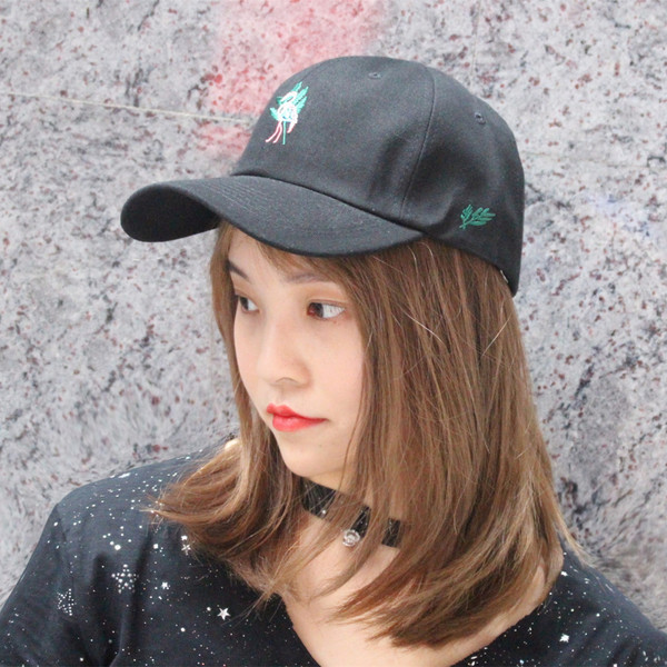 Palarie casual dama cu vizor si broderie alb-negru