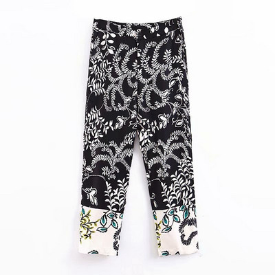 Pantaloni de damă cu talie standard în negru cu model