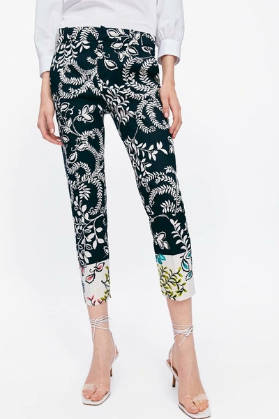 Pantaloni de damă cu talie standard în negru cu model