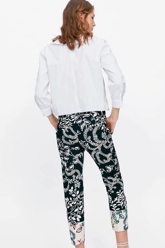 Pantaloni de damă cu talie standard în negru cu model