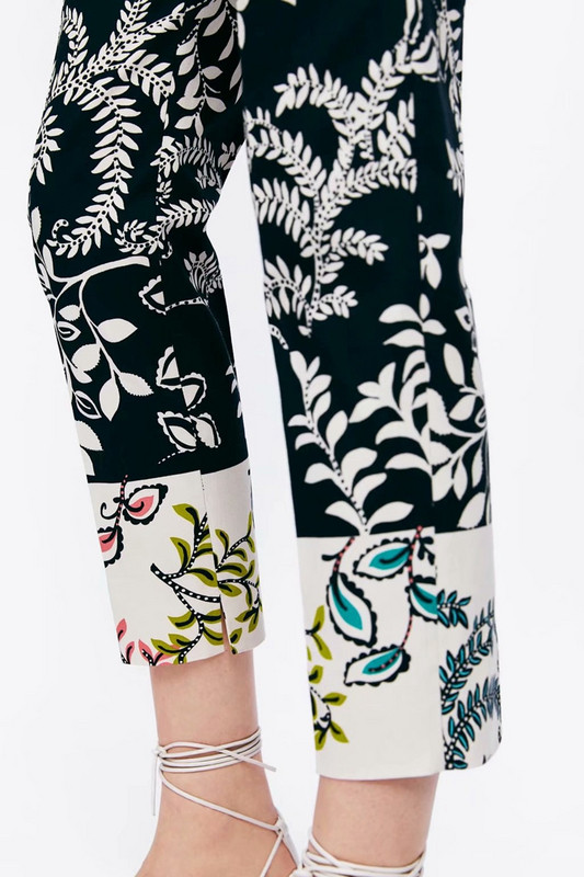 Pantaloni de damă cu talie standard în negru cu model