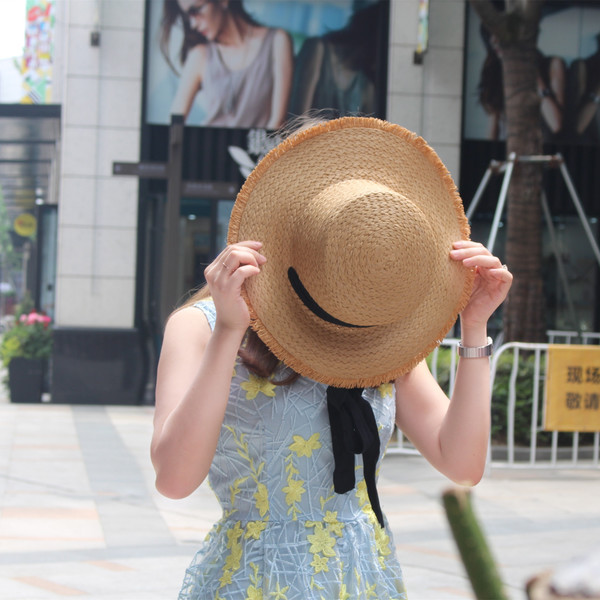 Palarie de plaja dama cu cravata in doua culori