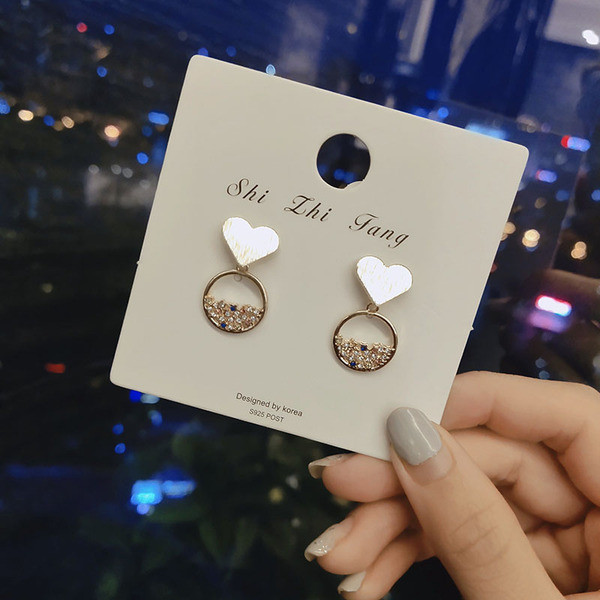 Model nou de cercei de dama cu pietre de culoare aurie