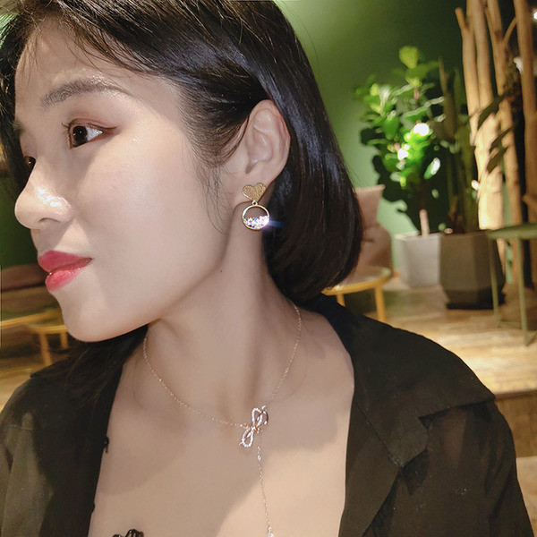 Model nou de cercei de dama cu pietre de culoare aurie