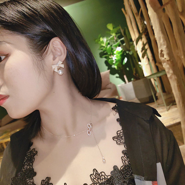 Aktuális női gyöngyös fülbevaló