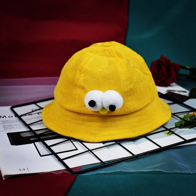 Детска модерна шапка с 3D-елемент в няколко цвята 