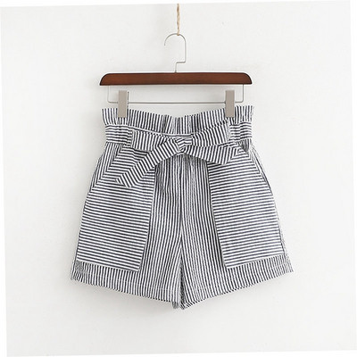 Pantaloni scurti de dama cu talie inalta si buzunare mari