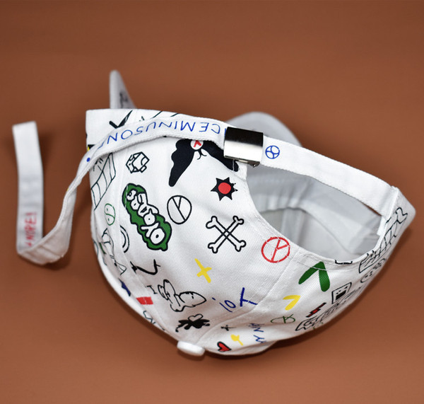 Palarie de dama de vara cu vizor si motive colorate