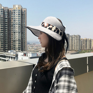 Palarie moderna de dama cu model leopard